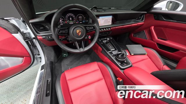 Porsche 911 (992) Carrera 4 GTS 2025 — фото 7