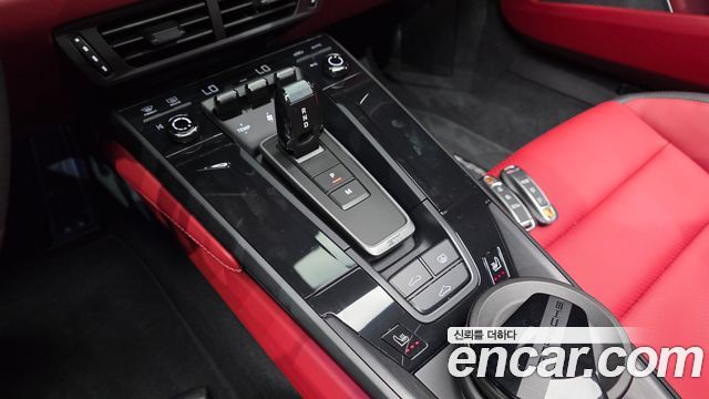 Porsche 911 (992) Carrera 4 GTS 2025 — фото 16
