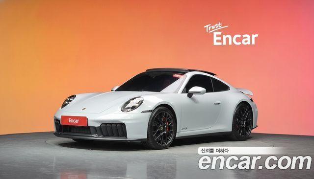Porsche 911 (992) Carrera 4 GTS