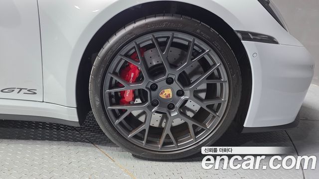 Porsche 911 (992) Carrera 4 GTS 2025 — фото 21