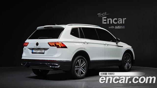 Volkswagen Tiguan Allspace 2.0 TSI Prestige 2024 — фото 2
