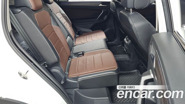 Volkswagen Tiguan Allspace 2.0 TSI Prestige 2024 — фото 12