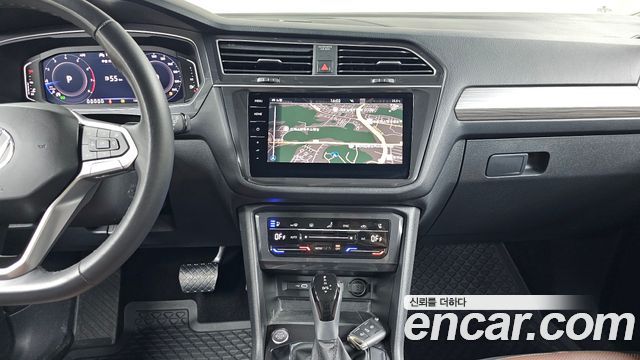 Volkswagen Tiguan Allspace 2.0 TSI Prestige 2024 — фото 20