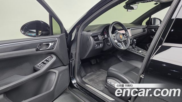 Porsche Macan 2.0 95B 2019 — фото 10