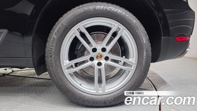 Porsche Macan 2.0 95B 2019 — фото 27