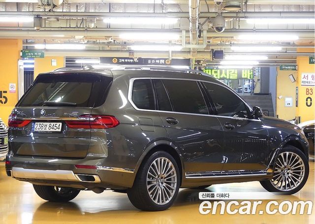 BMW X7 (G07) xDrive 40i Design Pure Excellence 6-Seater 2022 — фото 2