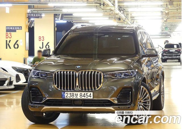 BMW X7 (G07) xDrive 40i Design Pure Excellence 6-Seater 2022 — фото 3