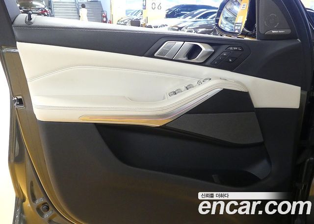 BMW X7 (G07) xDrive 40i Design Pure Excellence 6-Seater 2022 — фото 15