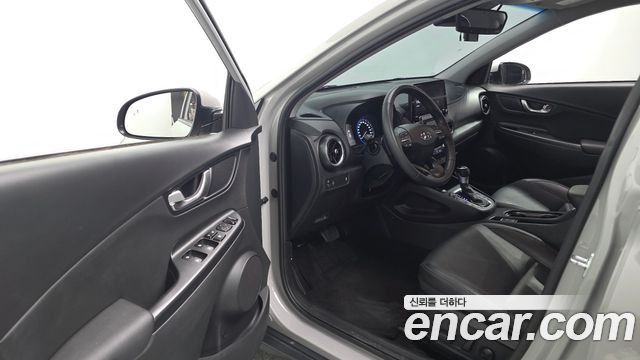 Hyundai Kona Gasoline 2.0 2WD Inspiration 2021 — фото 10