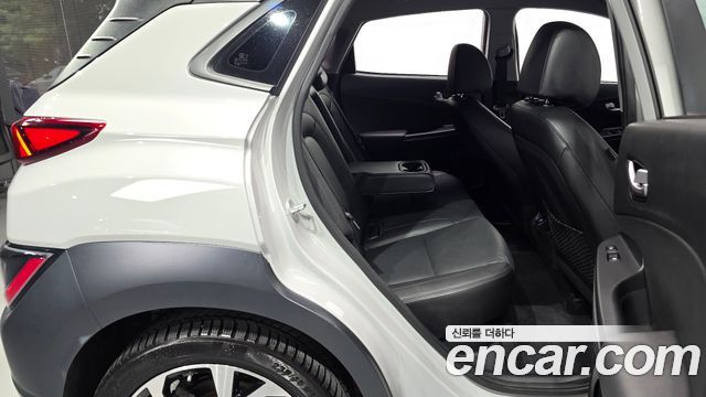 Hyundai Kona Gasoline 2.0 2WD Inspiration 2021 — фото 11