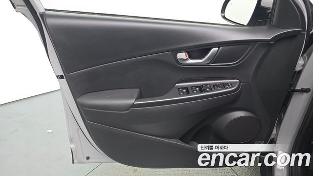 Hyundai Kona Gasoline 2.0 2WD Inspiration 2021 — фото 24