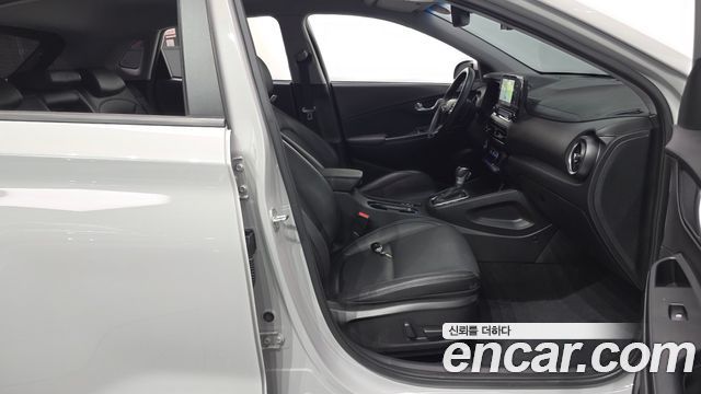Hyundai Kona Gasoline 2.0 2WD Inspiration 2021 — фото 26