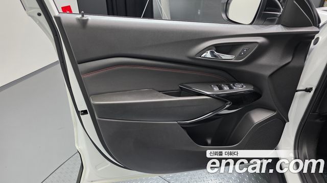Chevrolet Trax Crossover 1.2 Red Line 2025 — фото 24