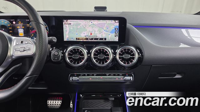 Mercedes-Benz GLA-Class (H247) GLA45 AMG 4MATIC+ 2021 — фото 13