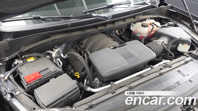Cadillac Escalade (V) 6.2 ESV ESV Premium Luxury Platinum 2025 — фото 6