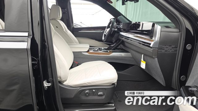 Cadillac Escalade (V) 6.2 ESV ESV Premium Luxury Platinum 2025 — фото 11