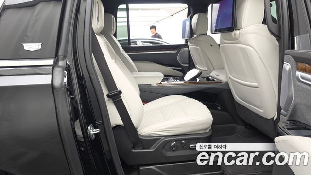 Cadillac Escalade (V) 6.2 ESV ESV Premium Luxury Platinum 2025 — фото 12