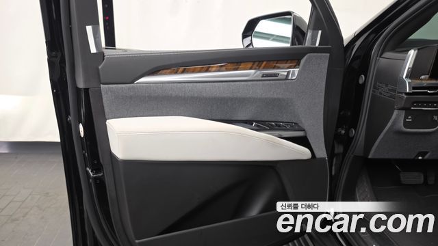 Cadillac Escalade (V) 6.2 ESV ESV Premium Luxury Platinum 2025 — фото 24
