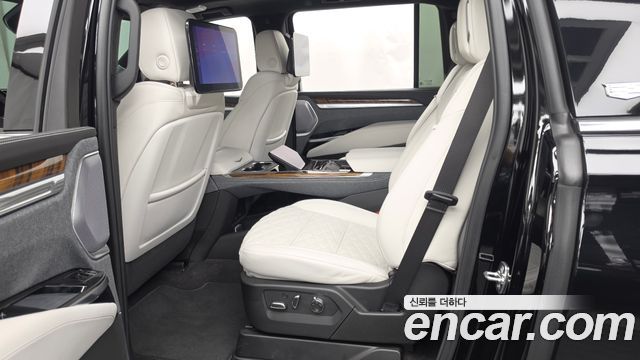 Cadillac Escalade (V) 6.2 ESV ESV Premium Luxury Platinum 2025 — фото 26