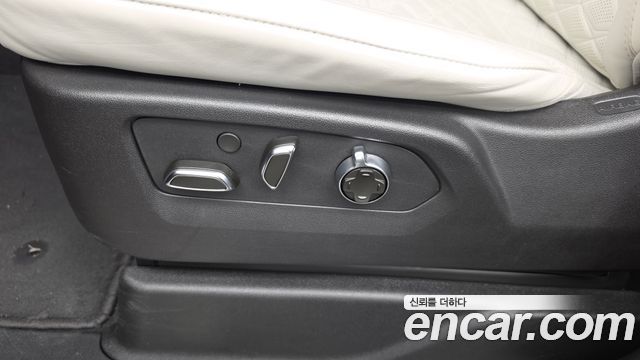 Cadillac Escalade (V) 6.2 ESV ESV Premium Luxury Platinum 2025 — фото 32