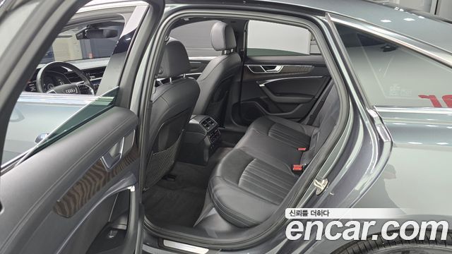 Audi A6 (C8) 45 TFSI Premium 2023 — фото 11