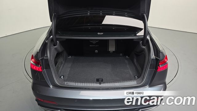 Audi A6 (C8) 45 TFSI Premium 2023 — фото 17