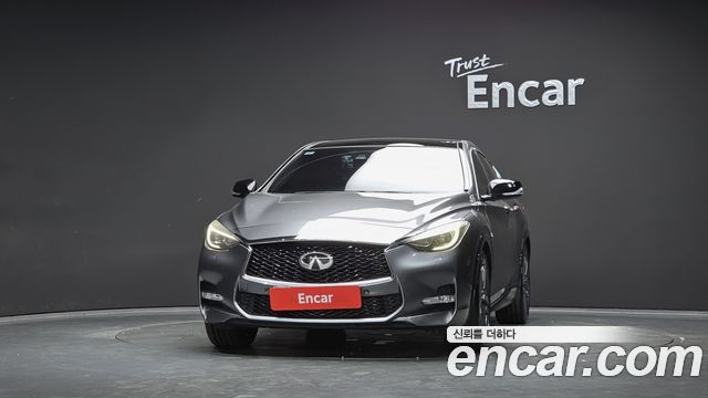Infiniti Q30 2.0 Premium 2017 — фото 3