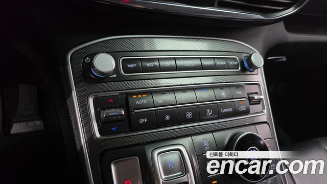 Hyundai Santa Fe Diesel 2.2 2WD Prestige 2022 — фото 17