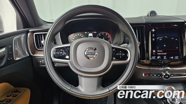 Volvo XC60 (II) B5 Inscription 2021 — фото 13