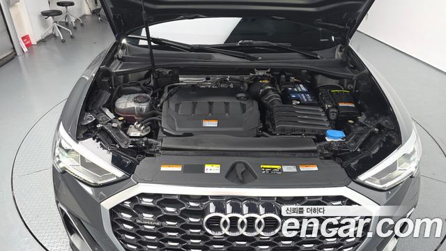 Audi Q3 (F3) 35 TDI Quattro Premium Sportback 2023 — фото 6