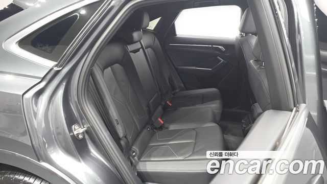Audi Q3 (F3) 35 TDI Quattro Premium Sportback 2023 — фото 11