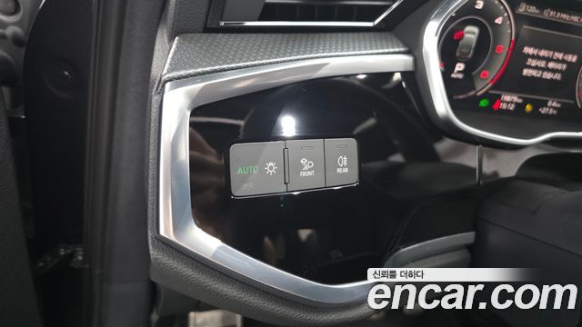 Audi Q3 (F3) 35 TDI Quattro Premium Sportback 2023 — фото 18