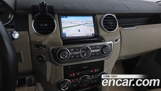Land Rover Discovery 4 3.0 SDV6 SE 2016 — фото 12