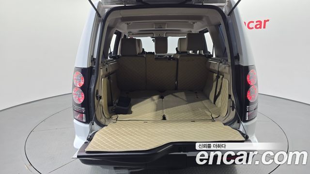 Land Rover Discovery 4 3.0 SDV6 SE 2016 — фото 18