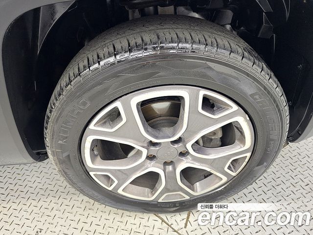 Jeep Renegade 2.0 Diesel Longitude AWD 2015 — фото 24