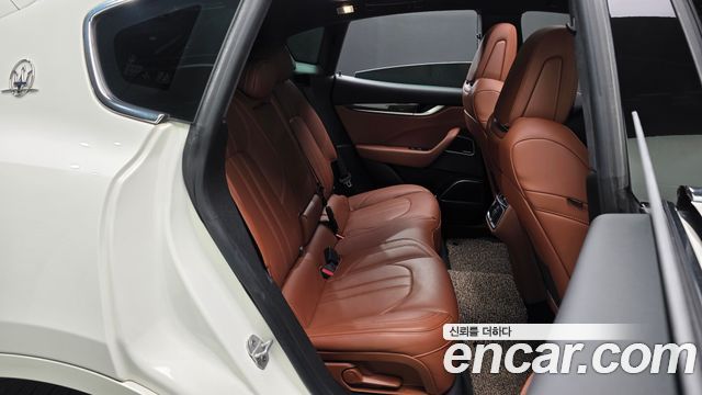 Maserati Levante 3.0 AWD GranSport 2018 — фото 15