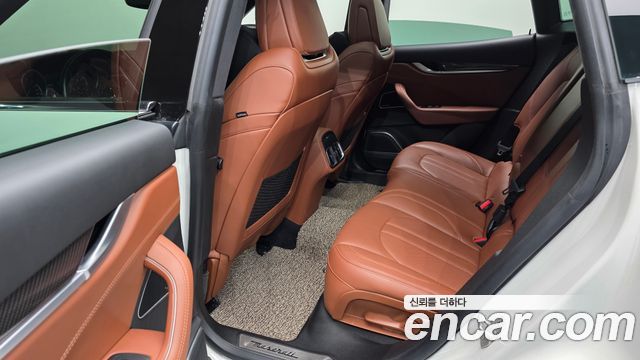 Maserati Levante 3.0 AWD GranSport 2018 — фото 16