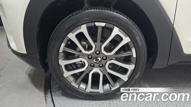 KG Mobility (SsangYong) Torres Gasoline 1.5 2WD T7 2024 — фото 5