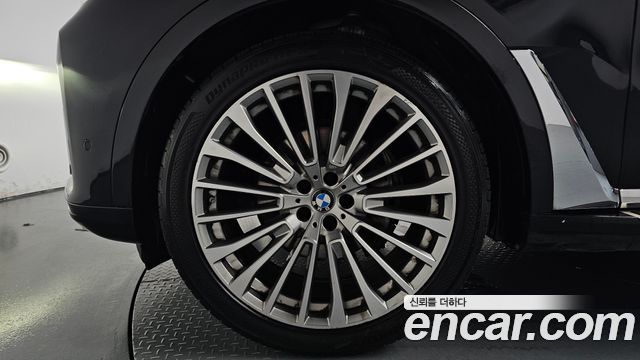 BMW X7 (G07) xDrive 40i Design Pure Excellence 6-Seater 2021 — фото 5