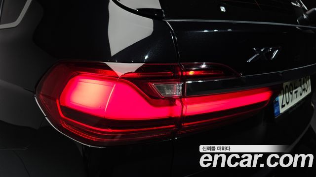 BMW X7 (G07) xDrive 40i Design Pure Excellence 6-Seater 2021 — фото 23