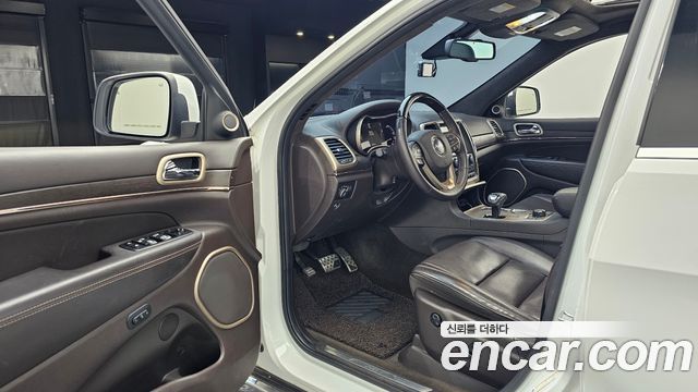 Jeep Grand Cherokee 3.0 Diesel Overland Summit WK2 2014 — фото 10