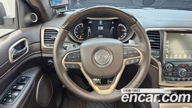 Jeep Grand Cherokee 3.0 Diesel Overland Summit WK2 2014 — фото 13