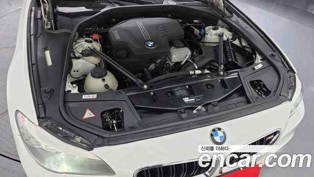BMW 5 Series (F10) 528i 2012 — фото 6