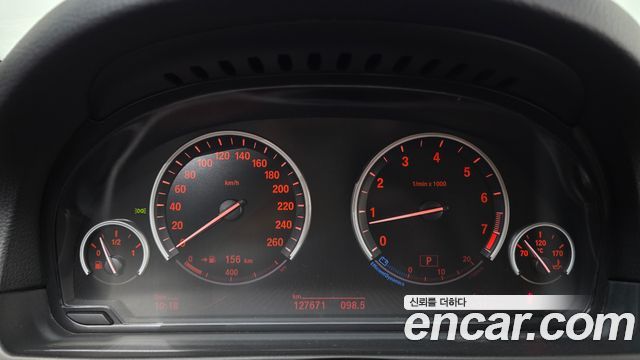 BMW 5 Series (F10) 528i 2012 — фото 8