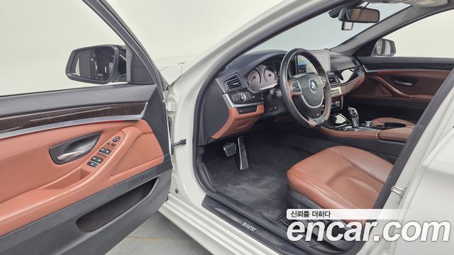 BMW 5 Series (F10) 528i 2012 — фото 10