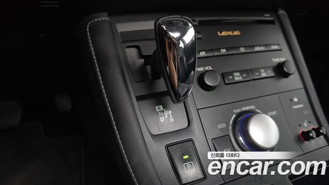 Lexus CT200h 1.8 Compact Luxury ZWA10 2011 — фото 9