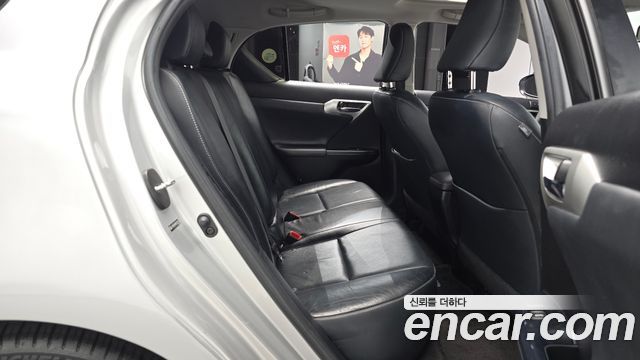 Lexus CT200h 1.8 Compact Luxury ZWA10 2011 — фото 12