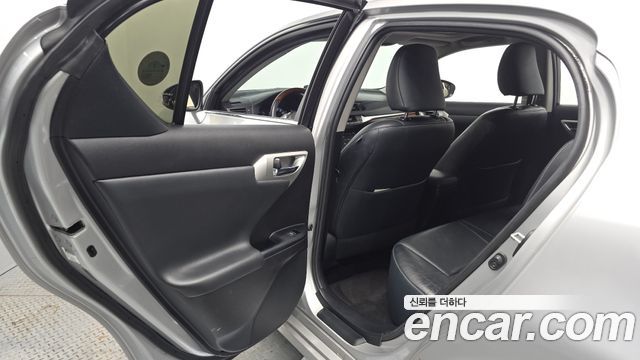 Lexus CT200h 1.8 Compact Luxury ZWA10 2011 — фото 26