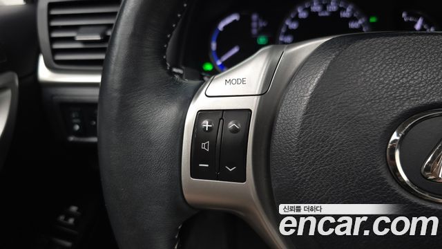 Lexus CT200h 1.8 Compact Luxury ZWA10 2011 — фото 28