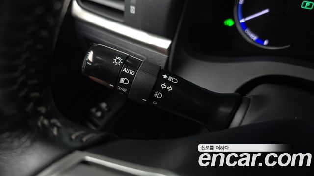 Lexus CT200h 1.8 Compact Luxury ZWA10 2011 — фото 34